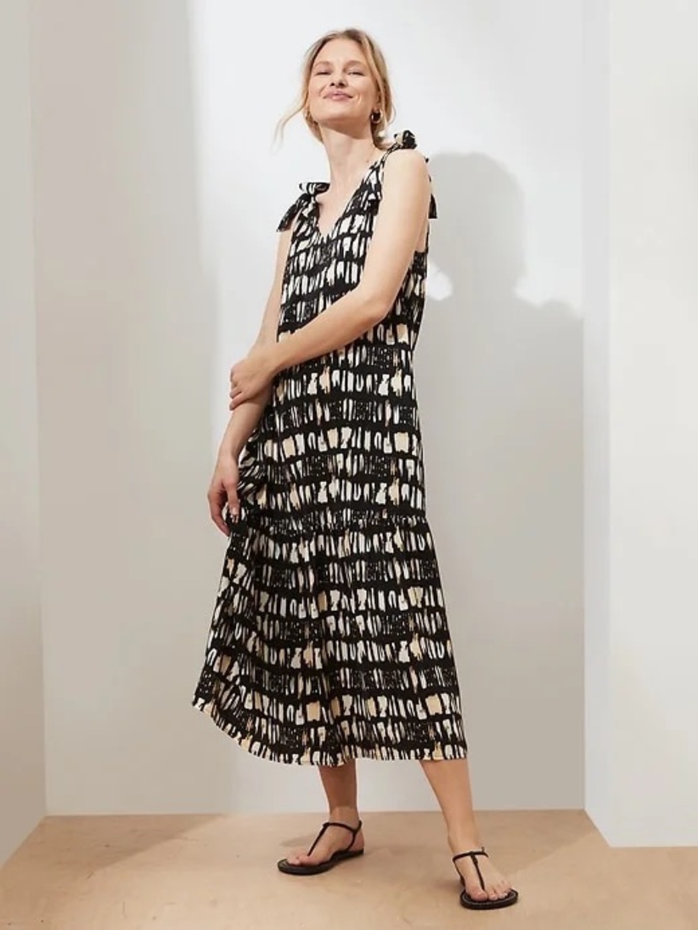 Banana Republic Black and White Tiered Vneck Sleeveless Midi Dress